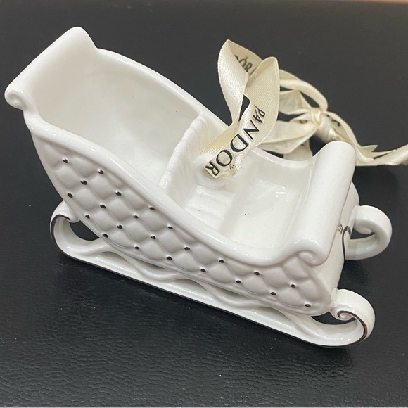 2014 PANDORA Santa’s Sleigh Holiday Christmas Ornament - Picture 3 of 15